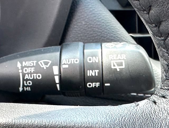 Used 2022 Toyota RAV4 XLE Premium AWD/4WD image 22