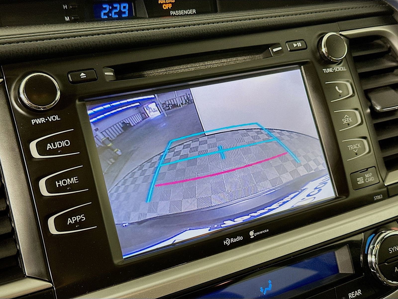 Used 2015 Toyota Highlander XLE image 15