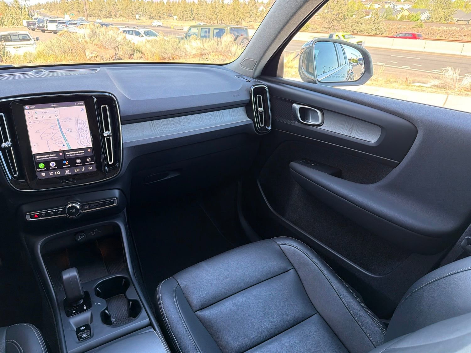 Used 2025 Volvo XC40 B5 Core AWD/4WD image 12