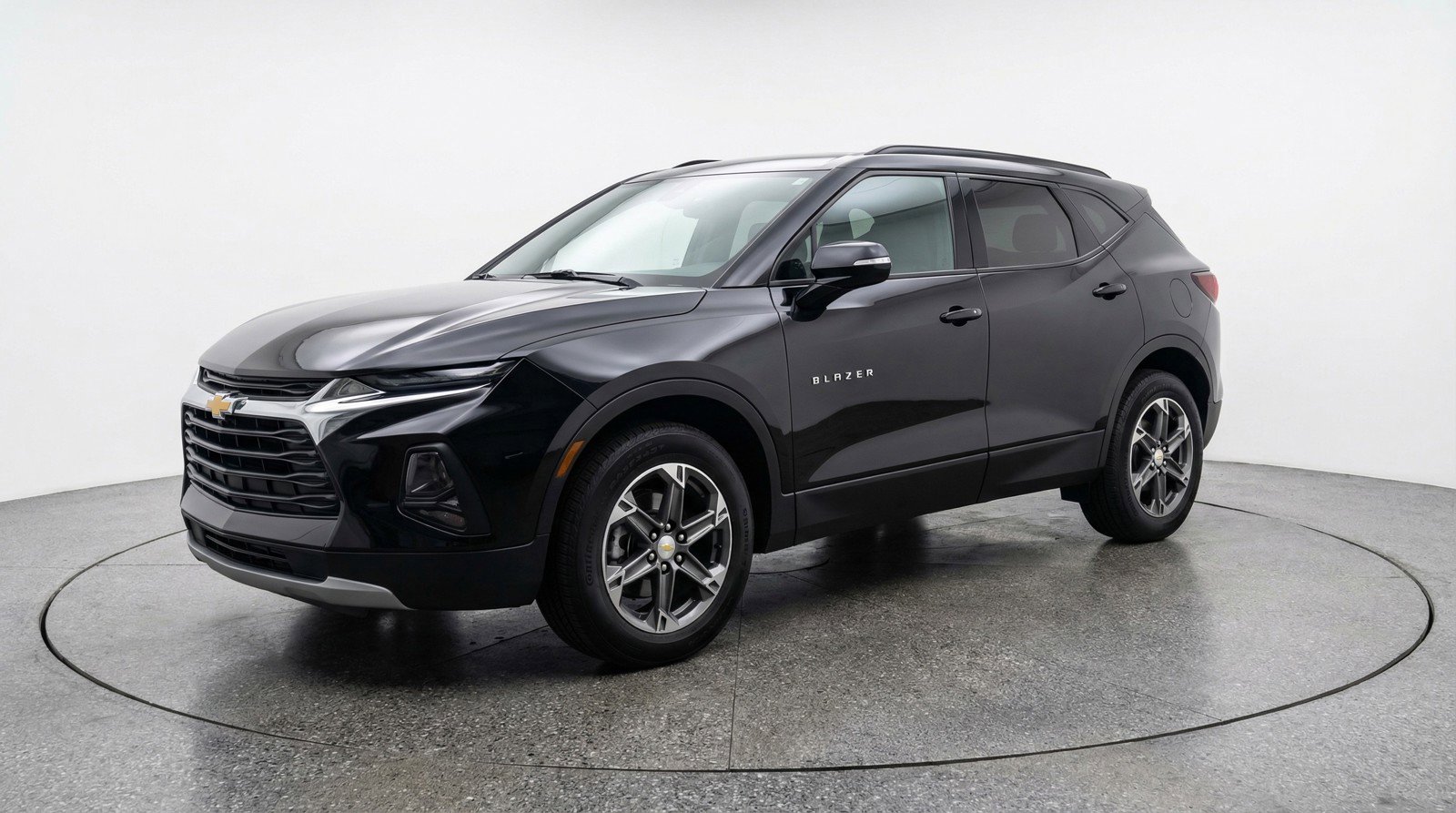 Used 2025 Chevrolet Blazer LT image 3