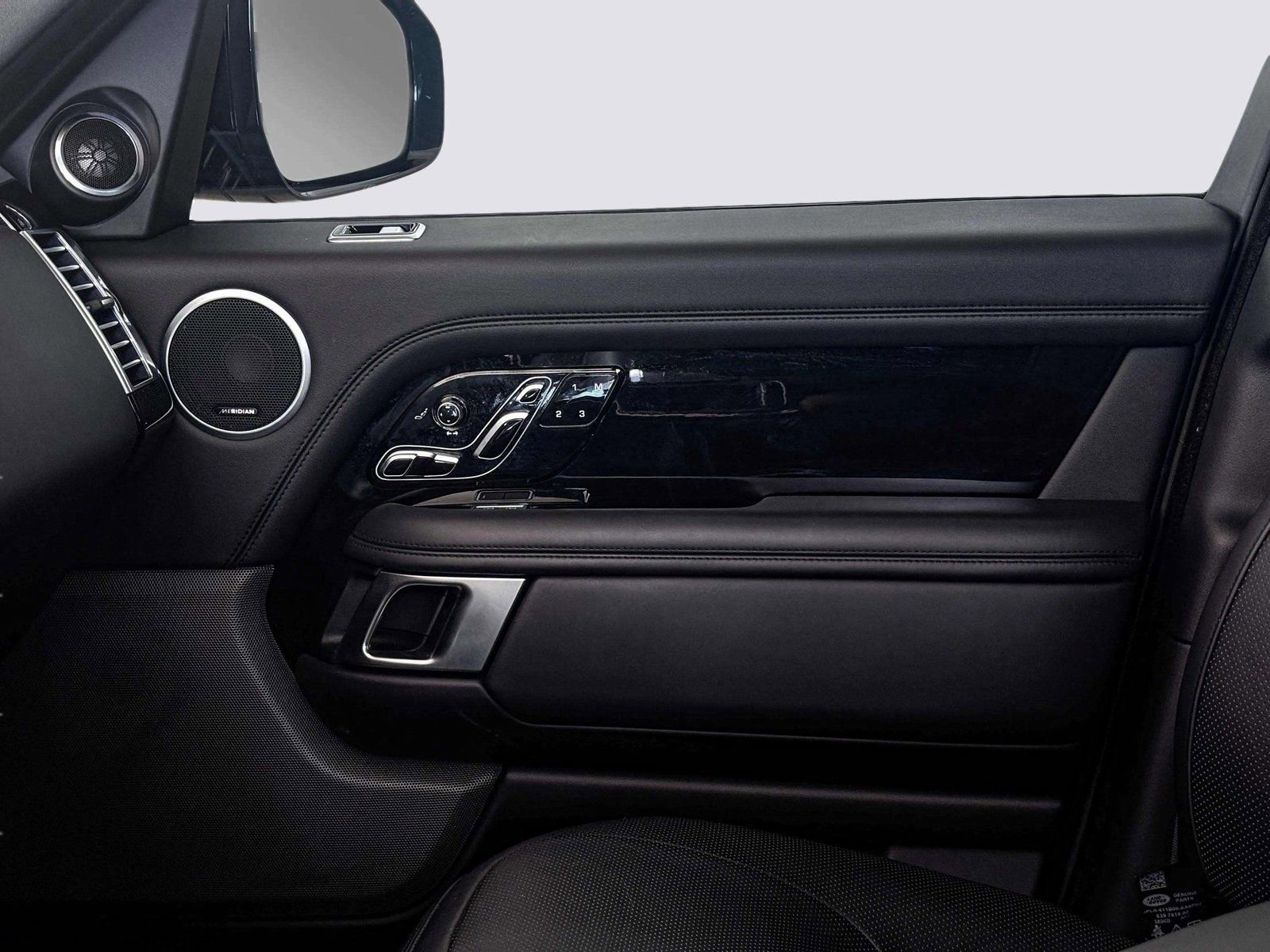 Used 2022 Land Rover Range Rover P525 Westminster Edition image 12