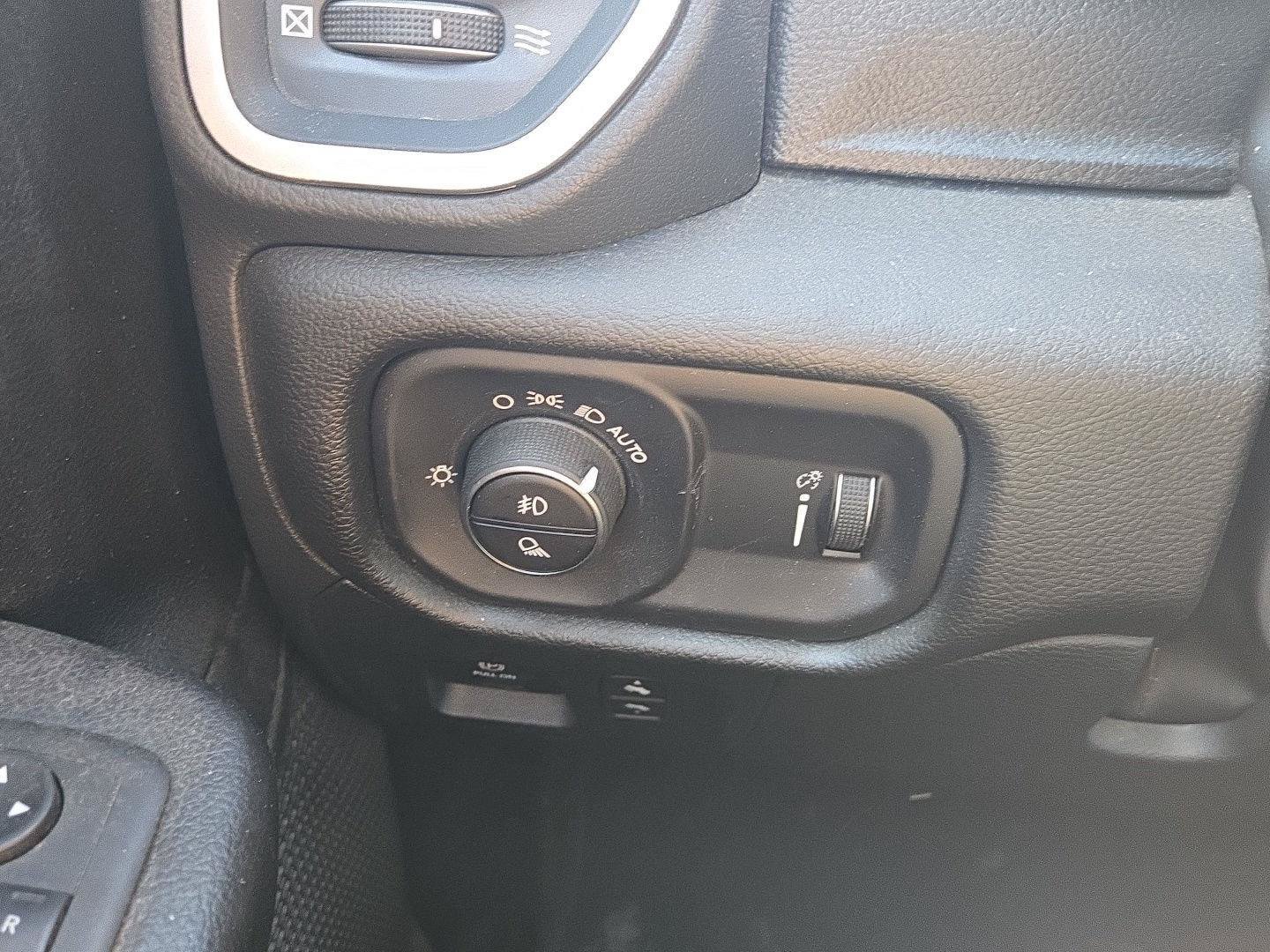 Used 2023 RAM 1500 Big Horn AWD/4WD image 22