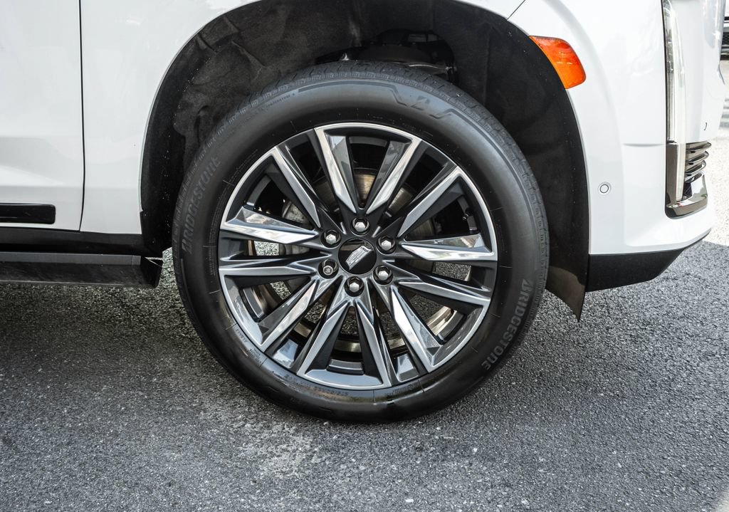 Used 2022 Cadillac Escalade Sport w/ Touring Package AWD/4WD image 4