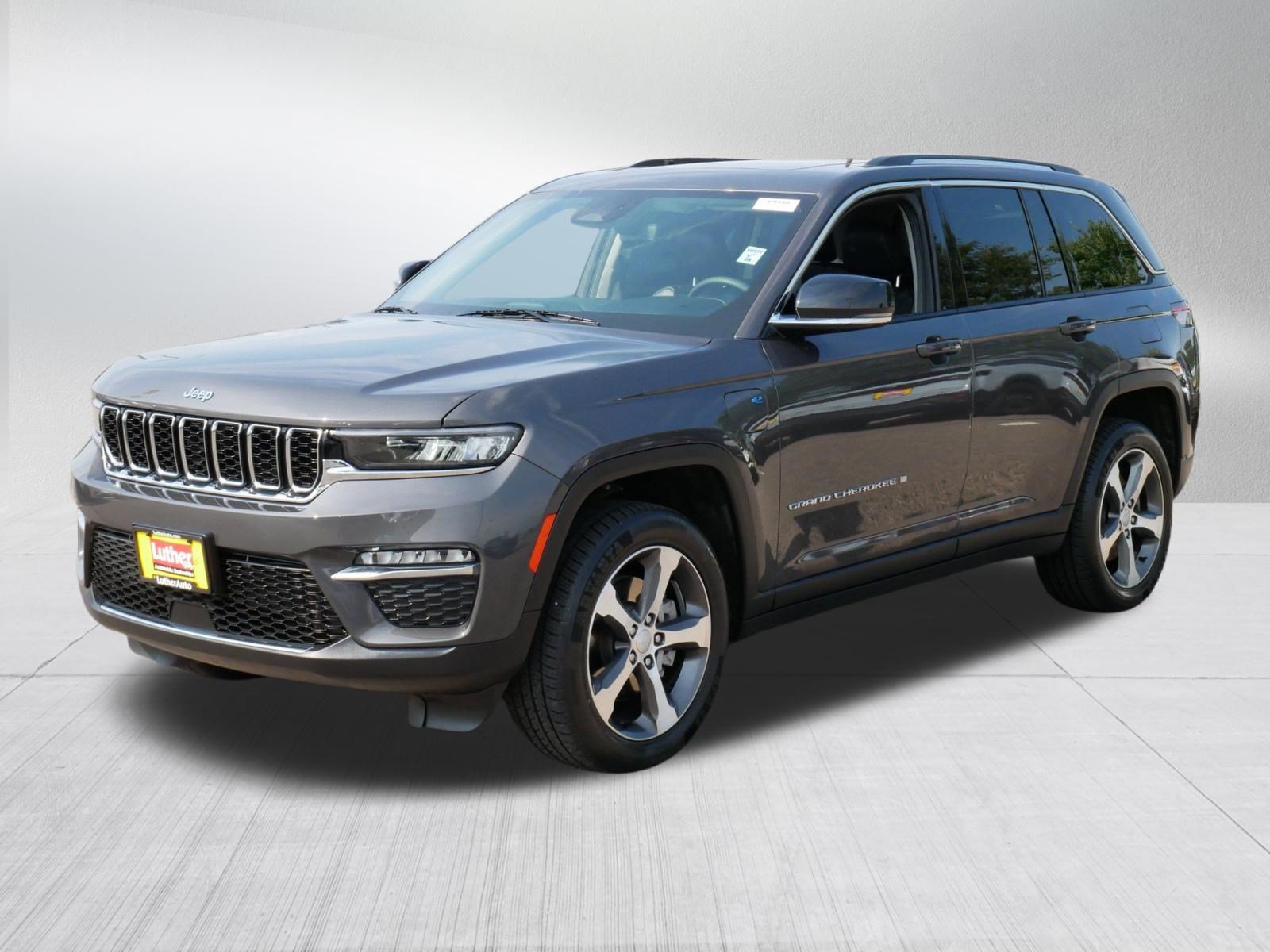 Used 2022 Jeep Grand Cherokee Limited 4xe AWD/4WD image 3