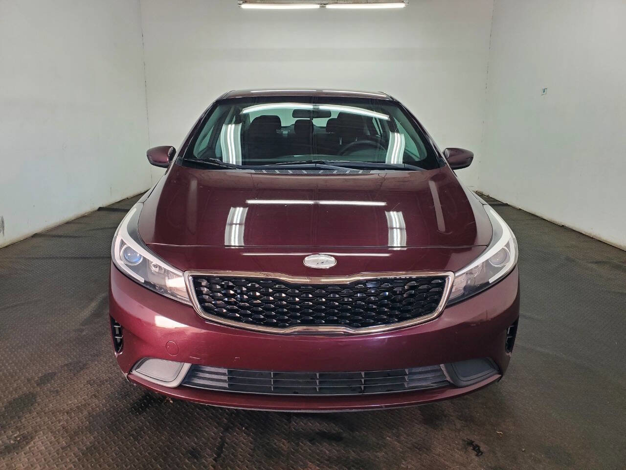 Used 2017 Kia Forte LX image 2