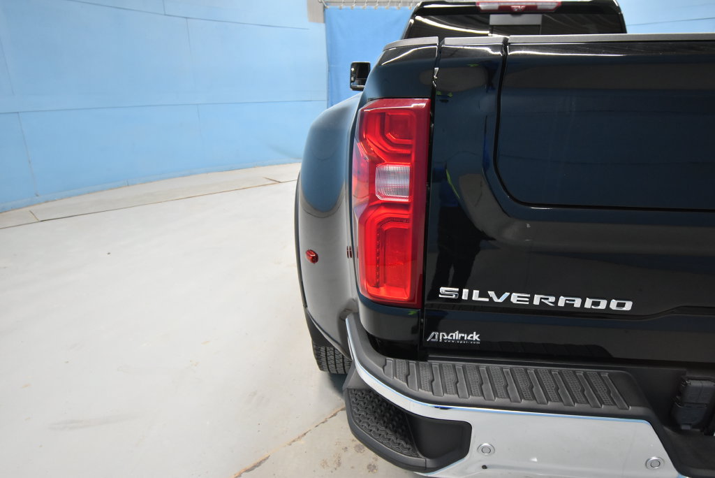 Used 2024 Chevrolet Silverado 3500 LTZ w/ LTZ Plus Package AWD/4WD image 42