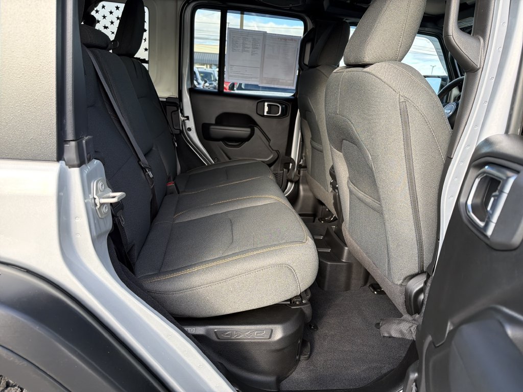 Used 2024 Jeep Wrangler Unlimited AWD/4WD image 20