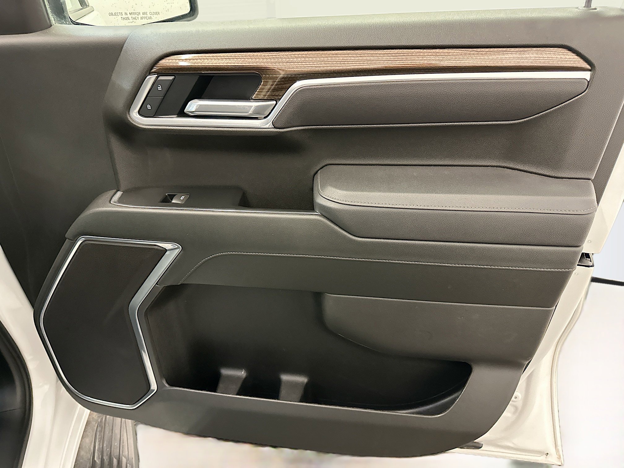 Used 2025 Chevrolet Silverado 1500 LT image 33