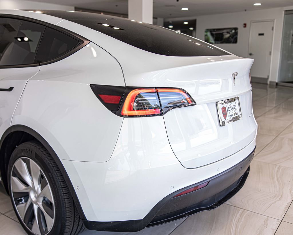Used 2021 Tesla Model Y Long Range AWD/4WD image 15