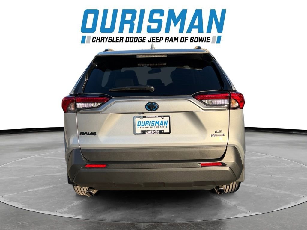 Used 2022 Toyota RAV4 LE image 4