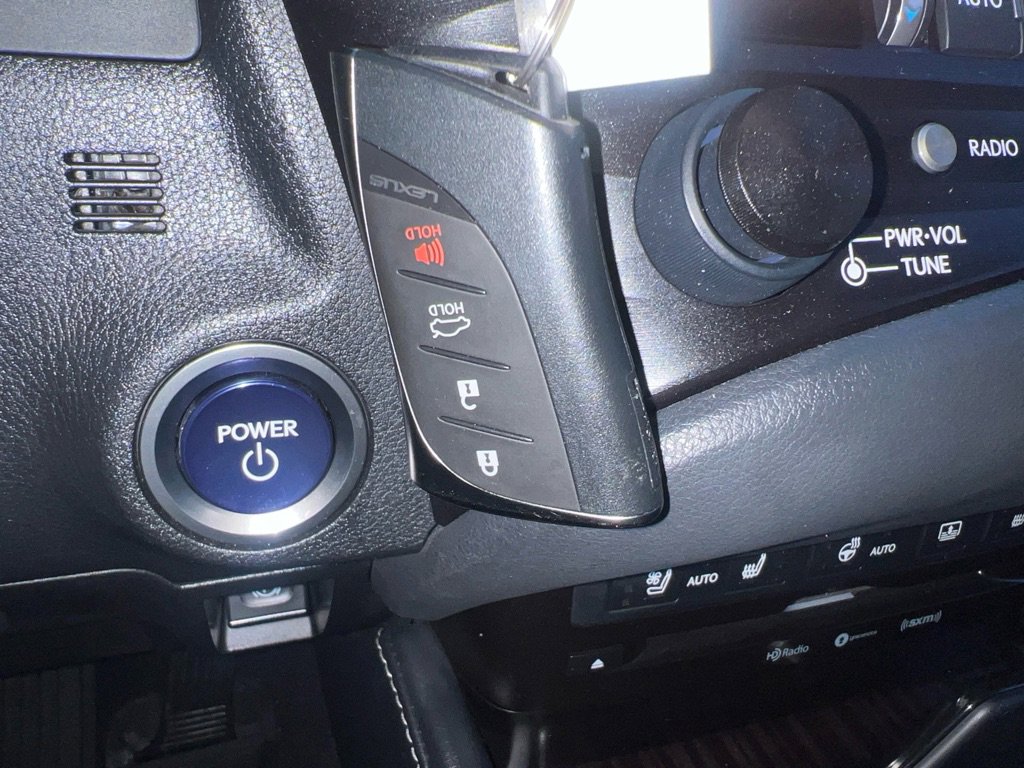 Used 2019 Lexus ES 300h w/ Accessory Package 2 FWD image 24