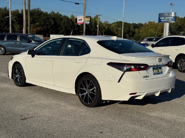 Used 2022 Toyota Camry SE FWD image 6