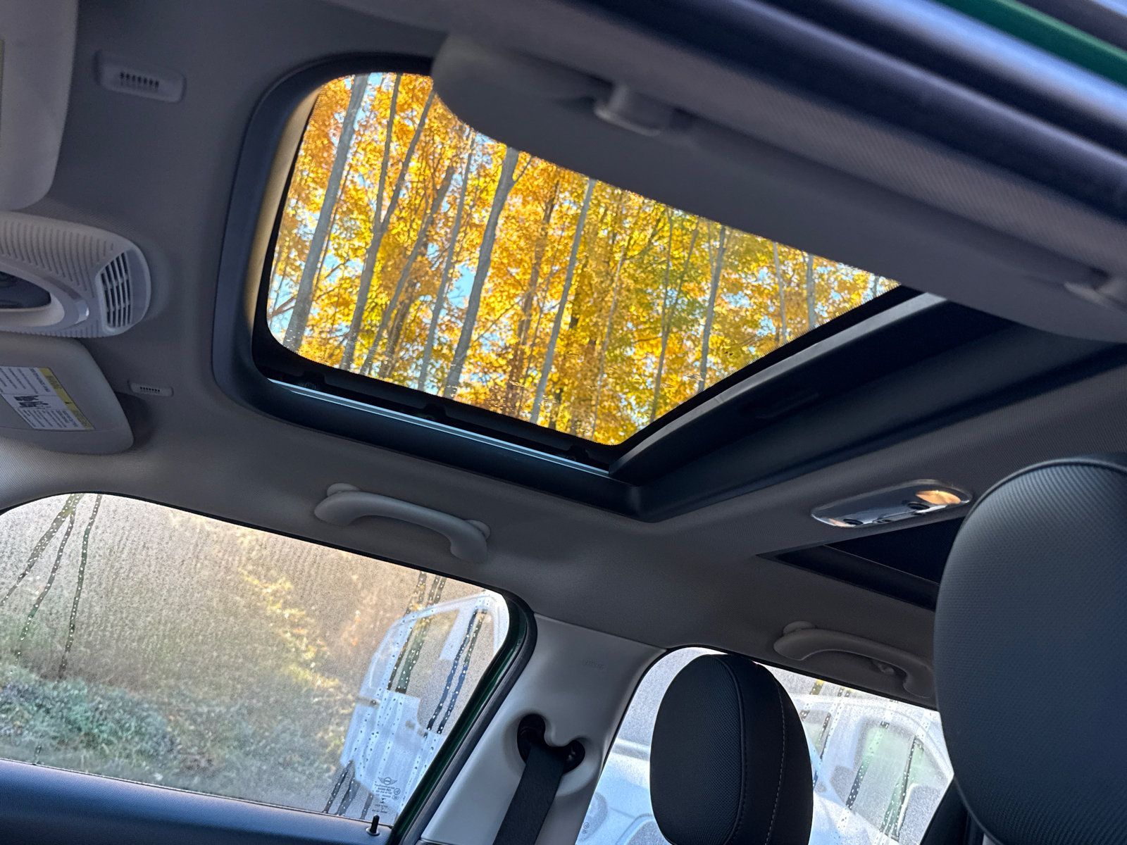 Used 2023 MINI Cooper 4-Door Hardtop FWD image 21