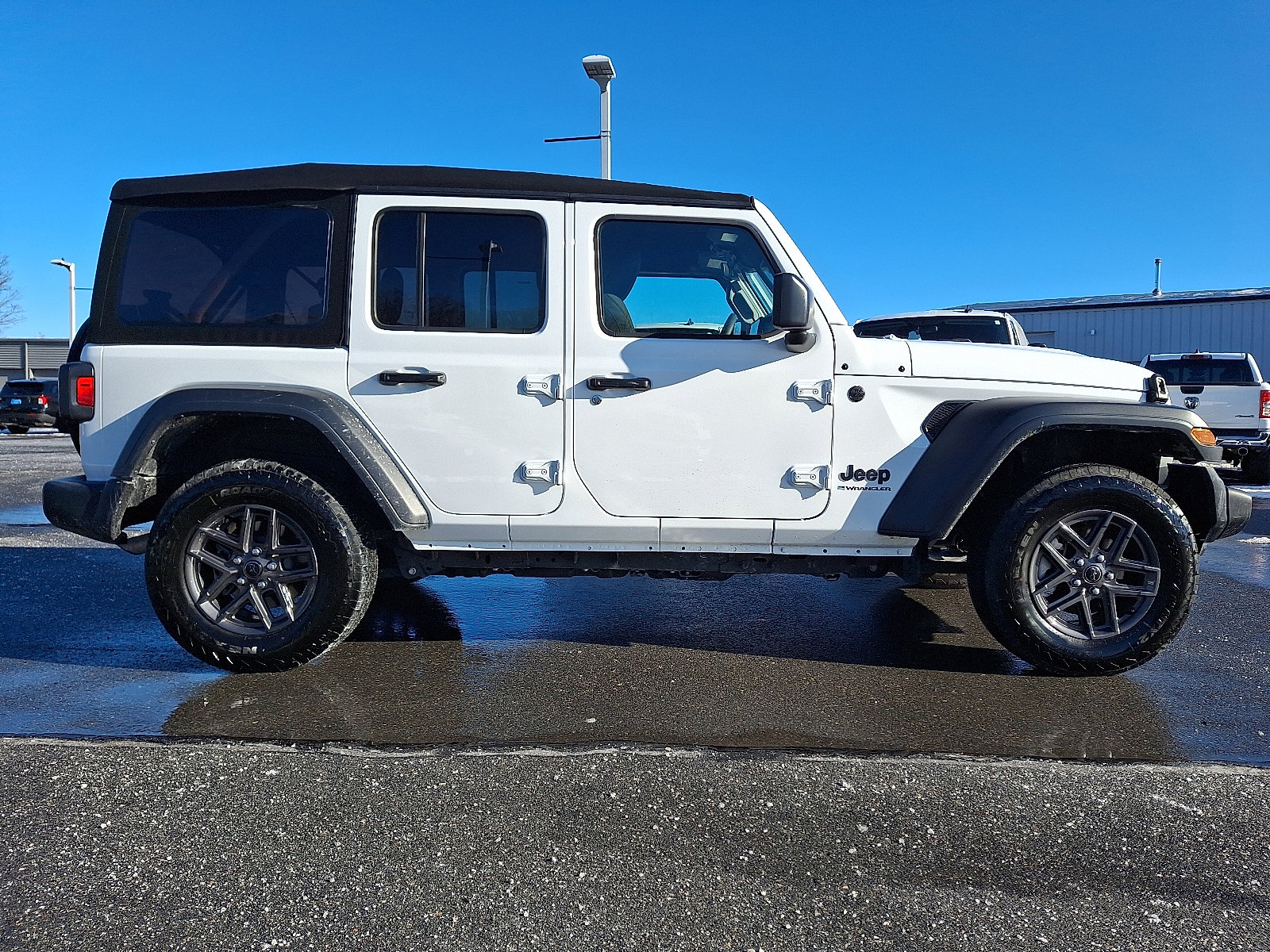 Used 2024 Jeep Wrangler Unlimited Sport image 7