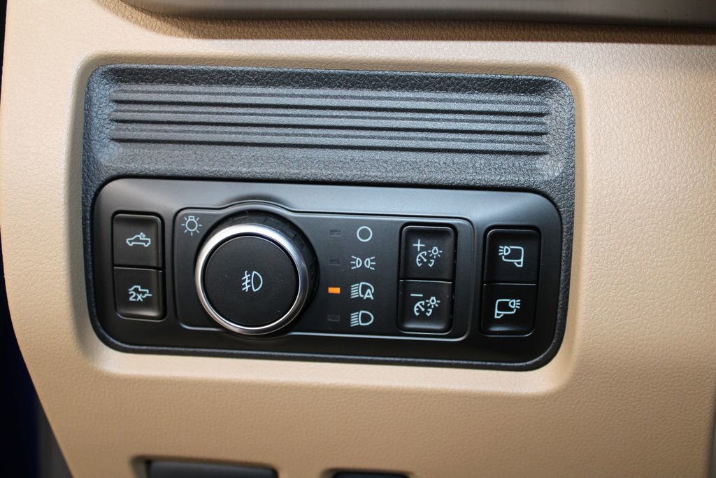 New 2026 Ford F250 Lariat w/ Chrome Package image 44