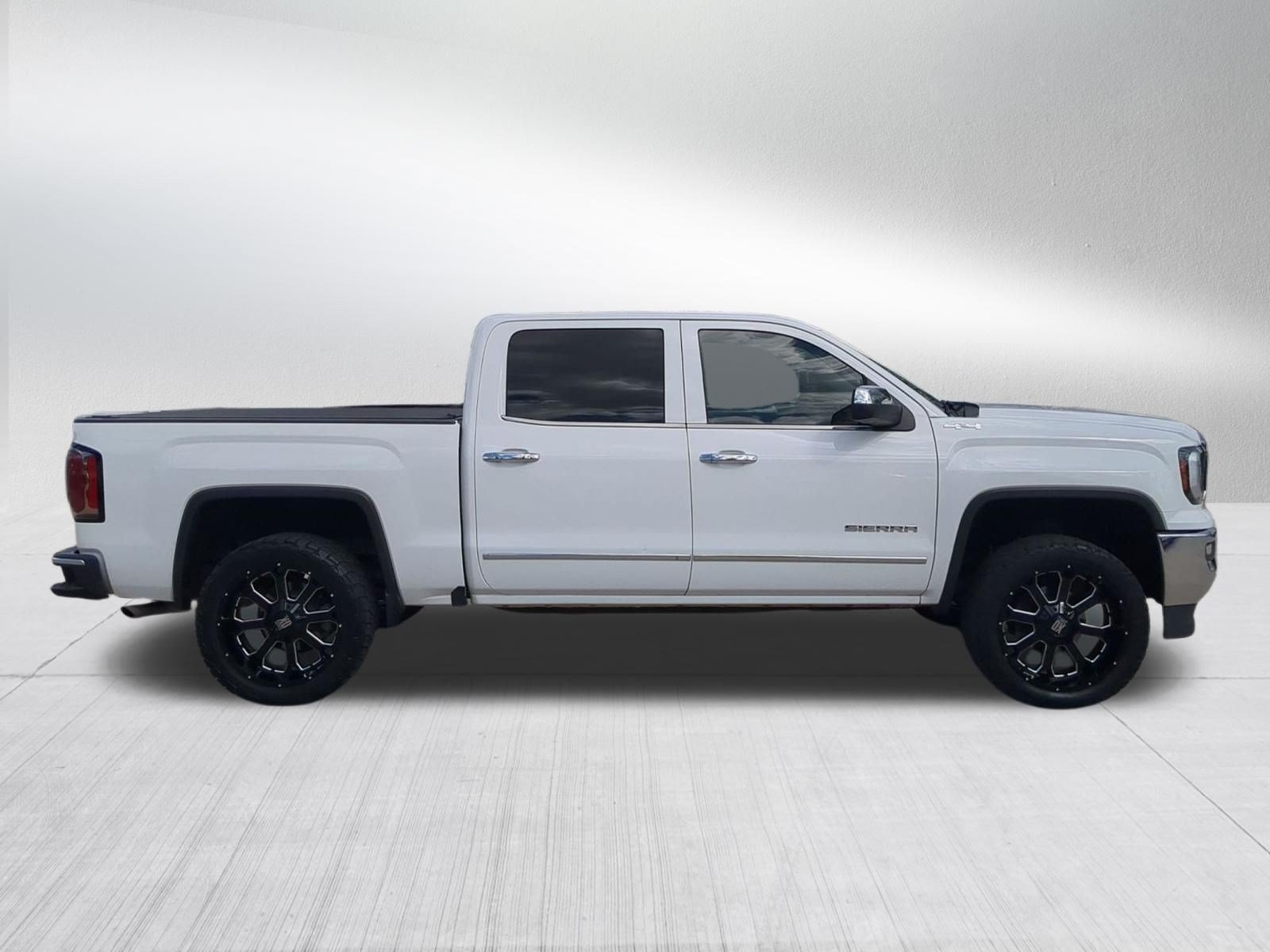 Used 2018 GMC Sierra 1500 SLT w/ SLT Preferred Package AWD/4WD image 6