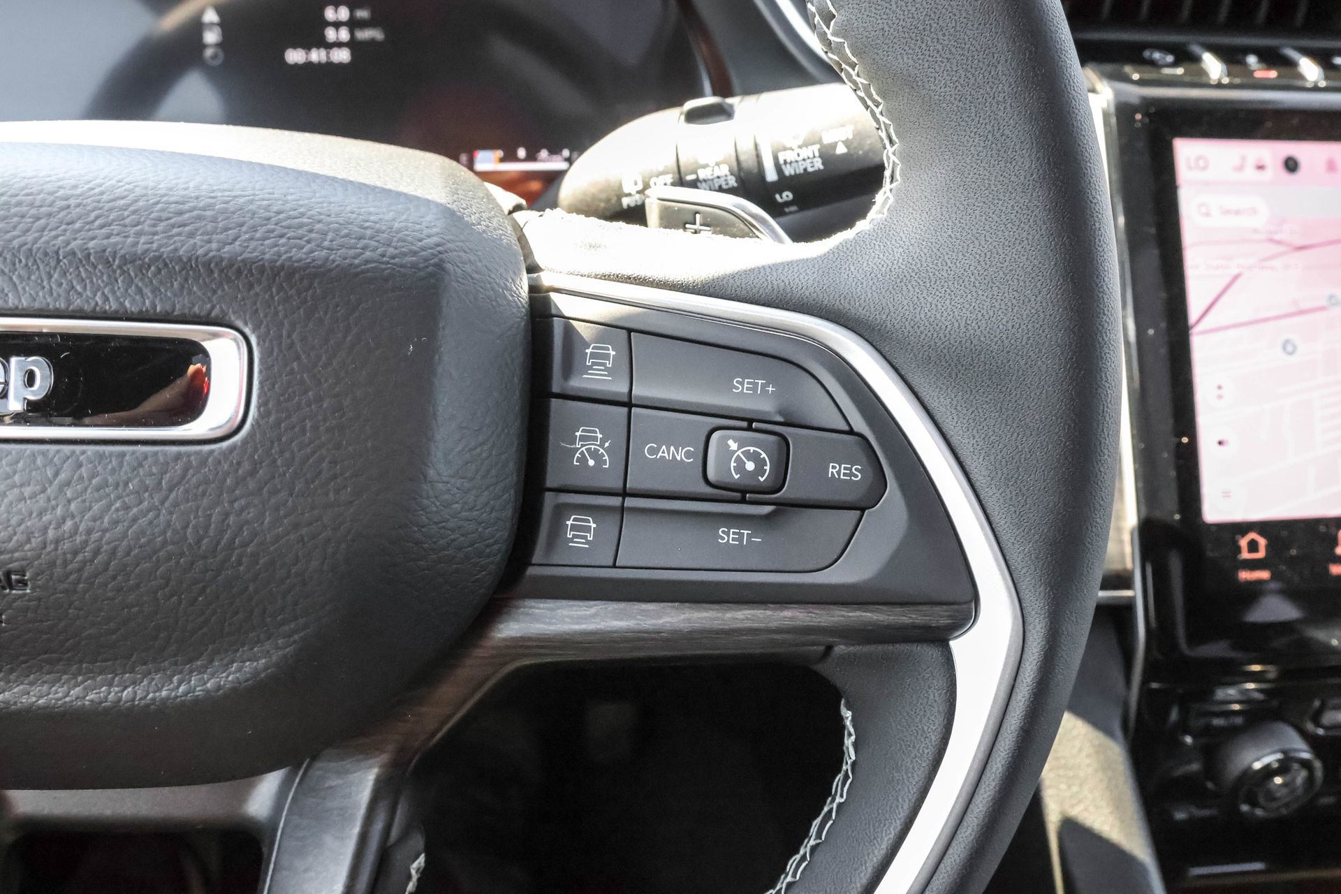 New 2025 Jeep Grand Cherokee Limited w/ Black Appearance Package image 26