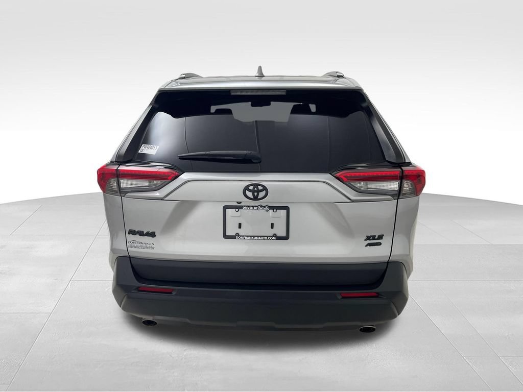 Used 2023 Toyota RAV4 XLE AWD/4WD image 4