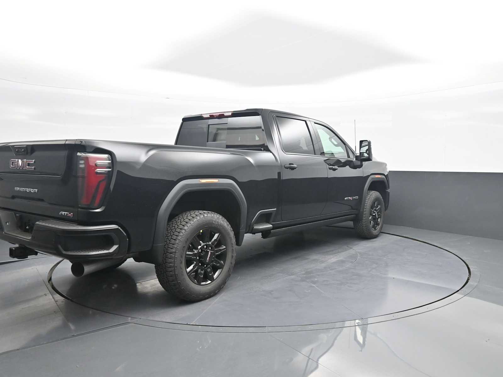 New 2026 GMC Sierra 2500 AT4 w/ AT4 Premium Plus Package AWD/4WD image 8