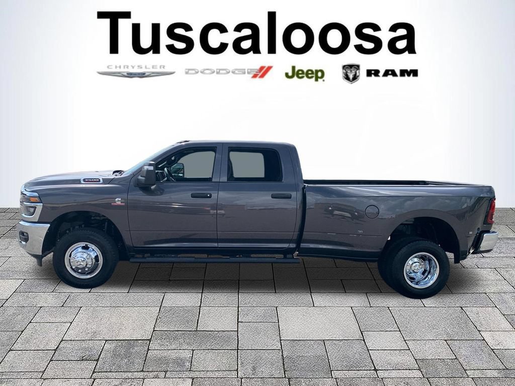 New 2026 RAM 3500 Tradesman AWD/4WD image 4
