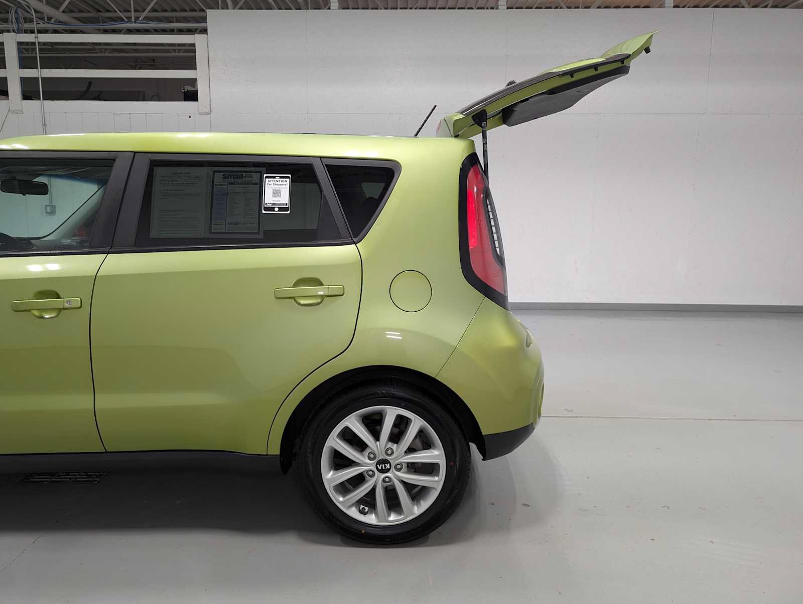 Used 2017 Kia Soul + FWD image 11