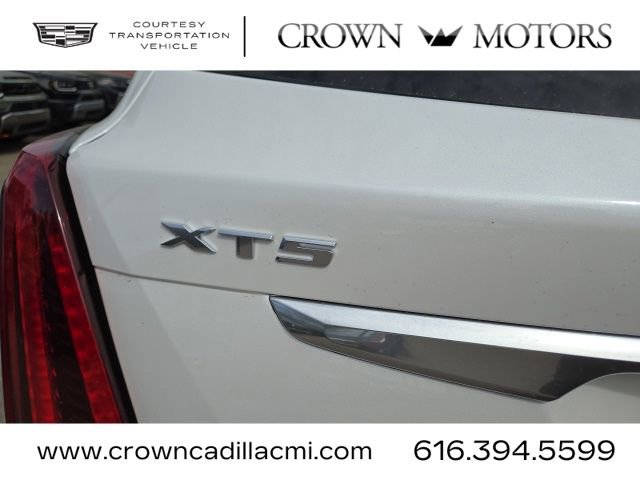 Used 2025 Cadillac XT5 Premium Luxury w/ Technology Package image 10