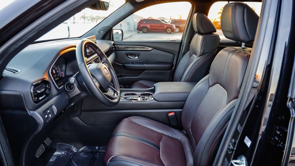 Used 2025 Honda Pilot Black Edition image 22