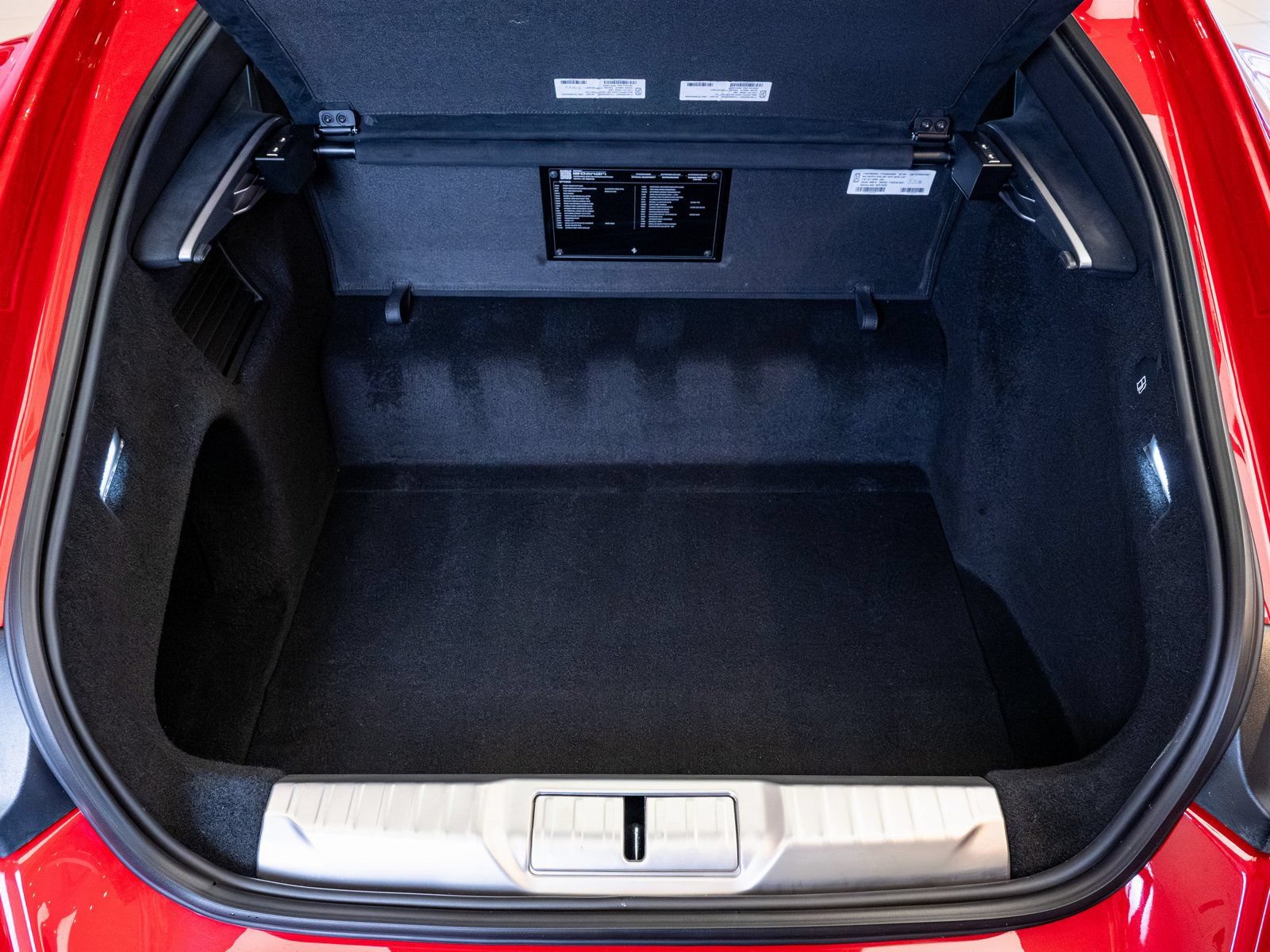 Certified 2025 Ferrari 12Cilindri RWD image 23