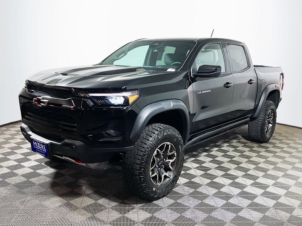 Used 2023 Chevrolet Colorado ZR2 AWD/4WD image 3