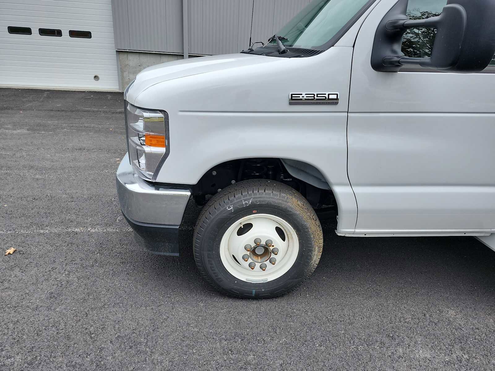 New 2025 Ford E-350 and Econoline 350 Super Duty w/ Power Equipment Group image 10