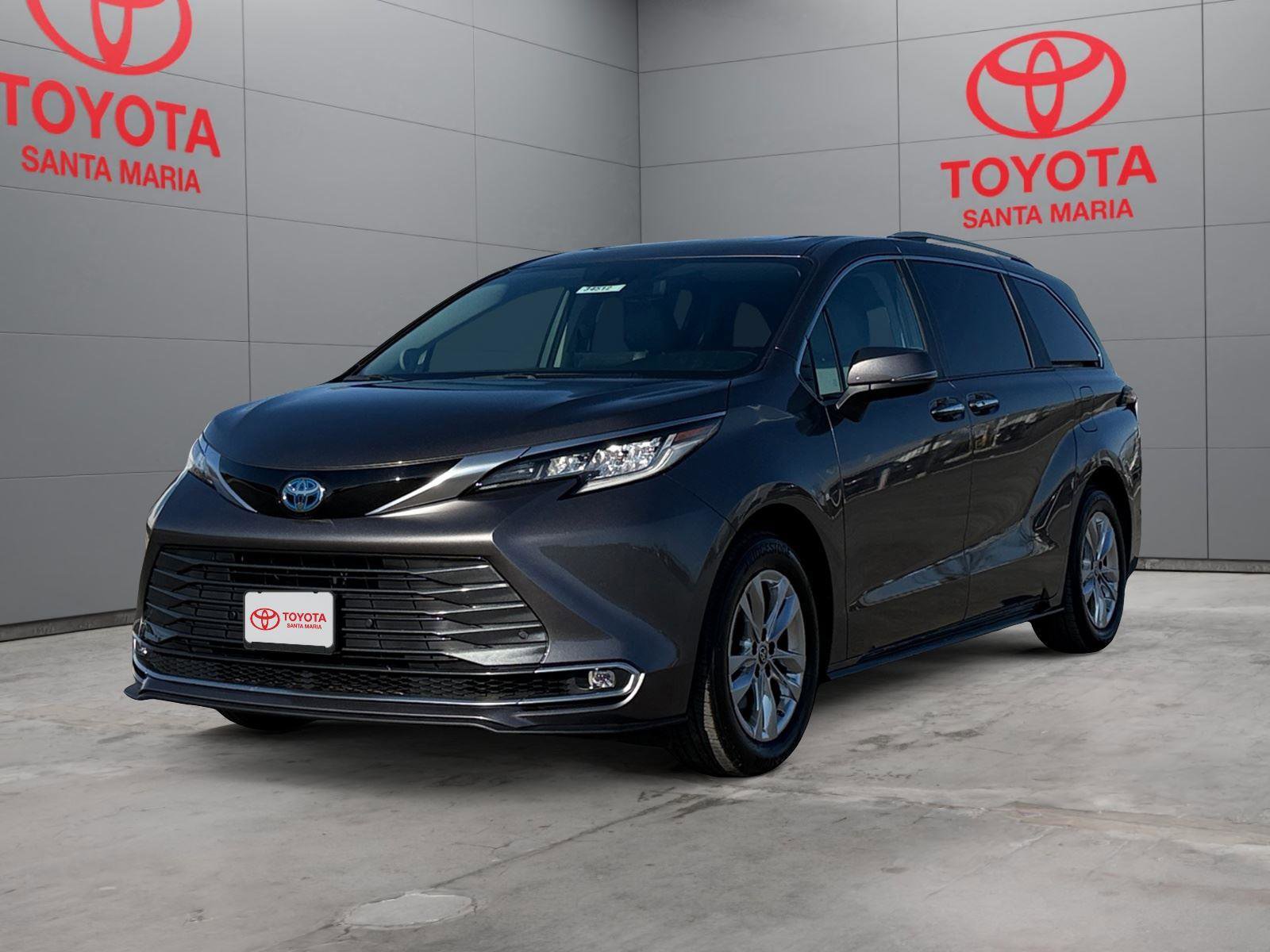 Certified 2024 Toyota Sienna Limited FWD image 9