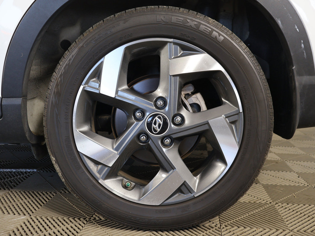 Certified 2024 Hyundai Venue SEL FWD image 18