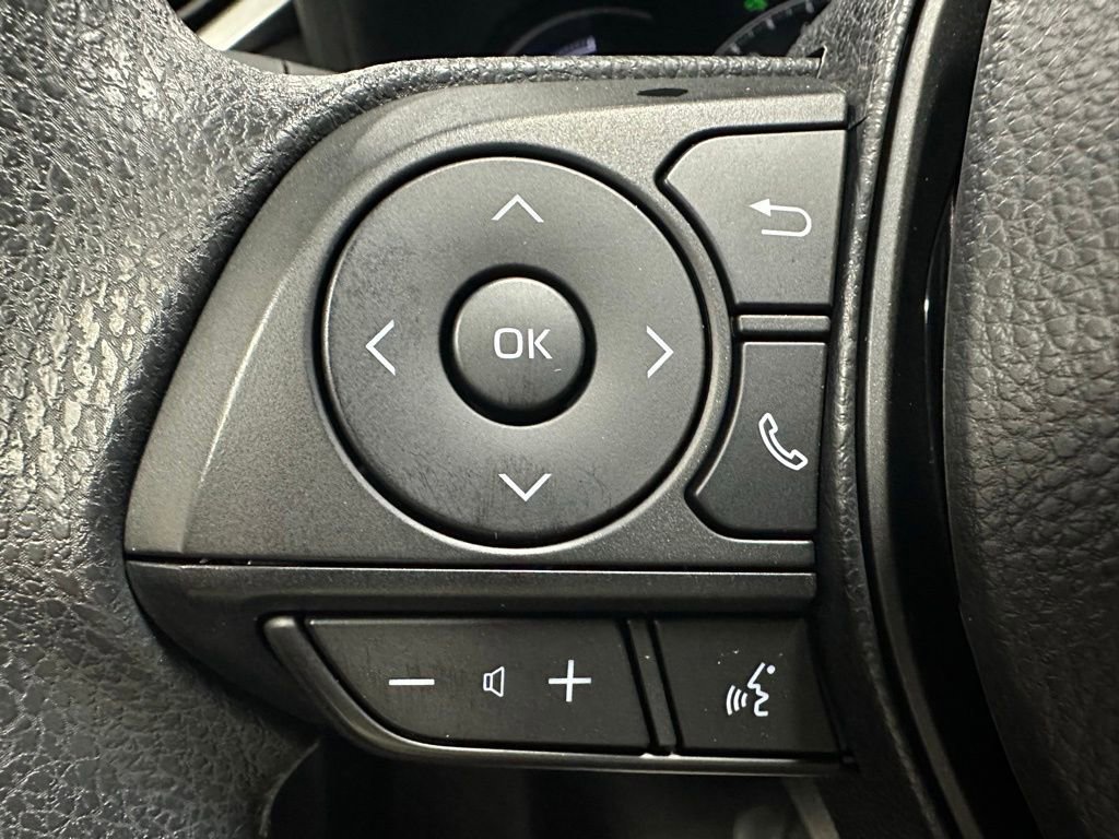 Used 2025 Toyota RAV4 XLE AWD/4WD image 19