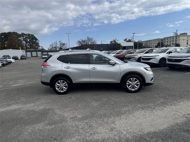 Used 2016 Nissan Rogue SV image 4