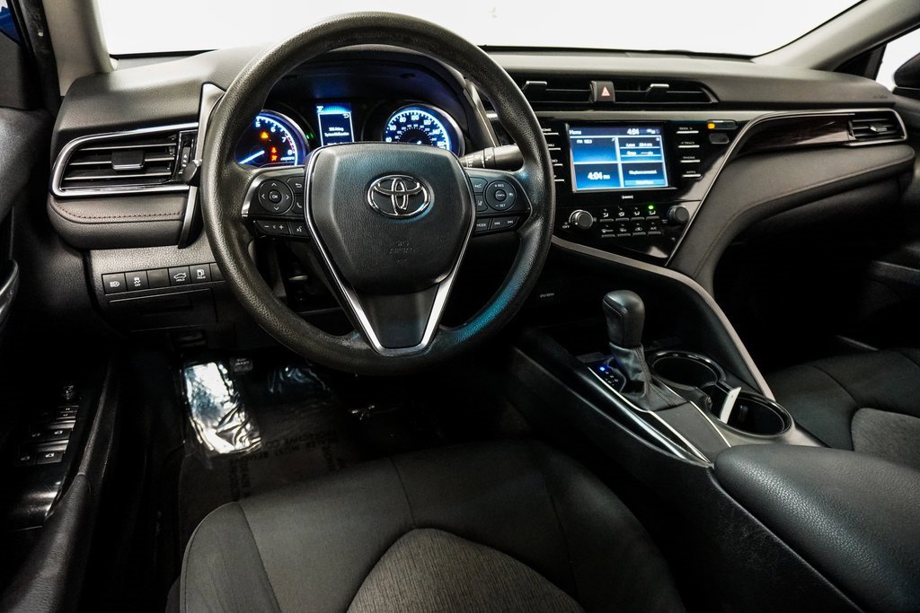 Used 2020 Toyota Camry LE image 13