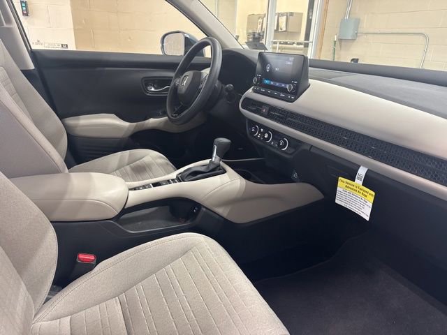 Used 2025 Honda HR-V LX image 5