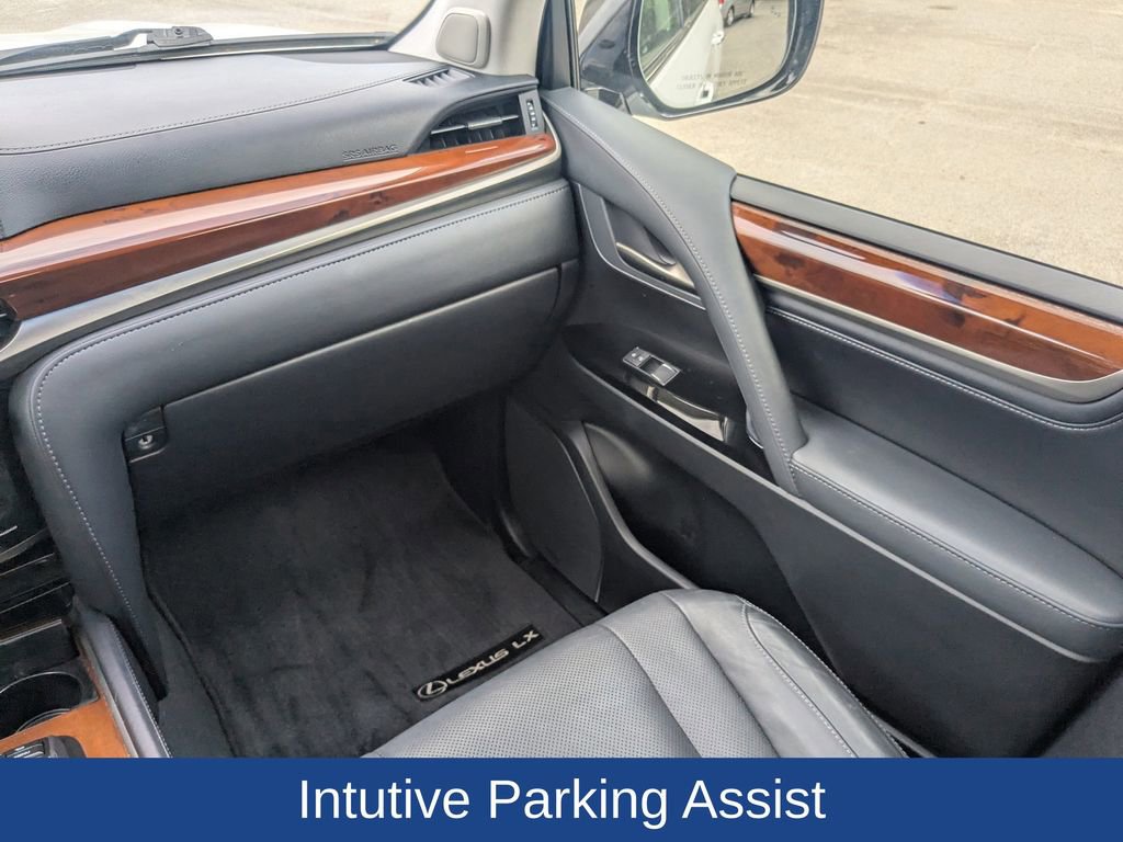 Used 2017 Lexus LX 570 4WD w/ Luxury Package image 19