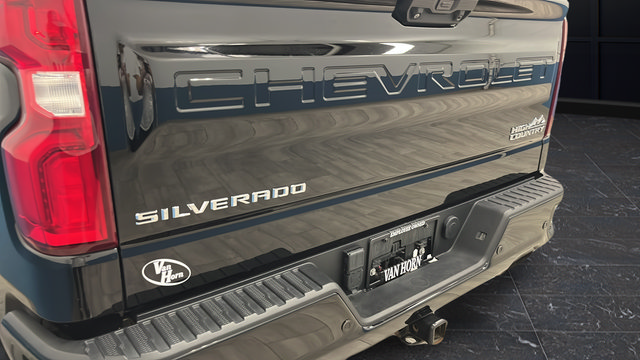 Used 2022 Chevrolet Silverado 1500 High Country w/ High Country Premium Package AWD/4WD image 42