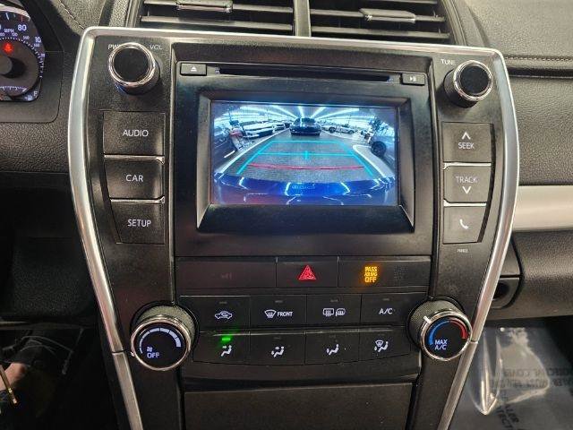 Used 2015 Toyota Camry SE FWD image 12