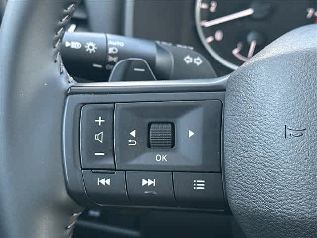 Used 2026 Nissan Rogue SV FWD image 19