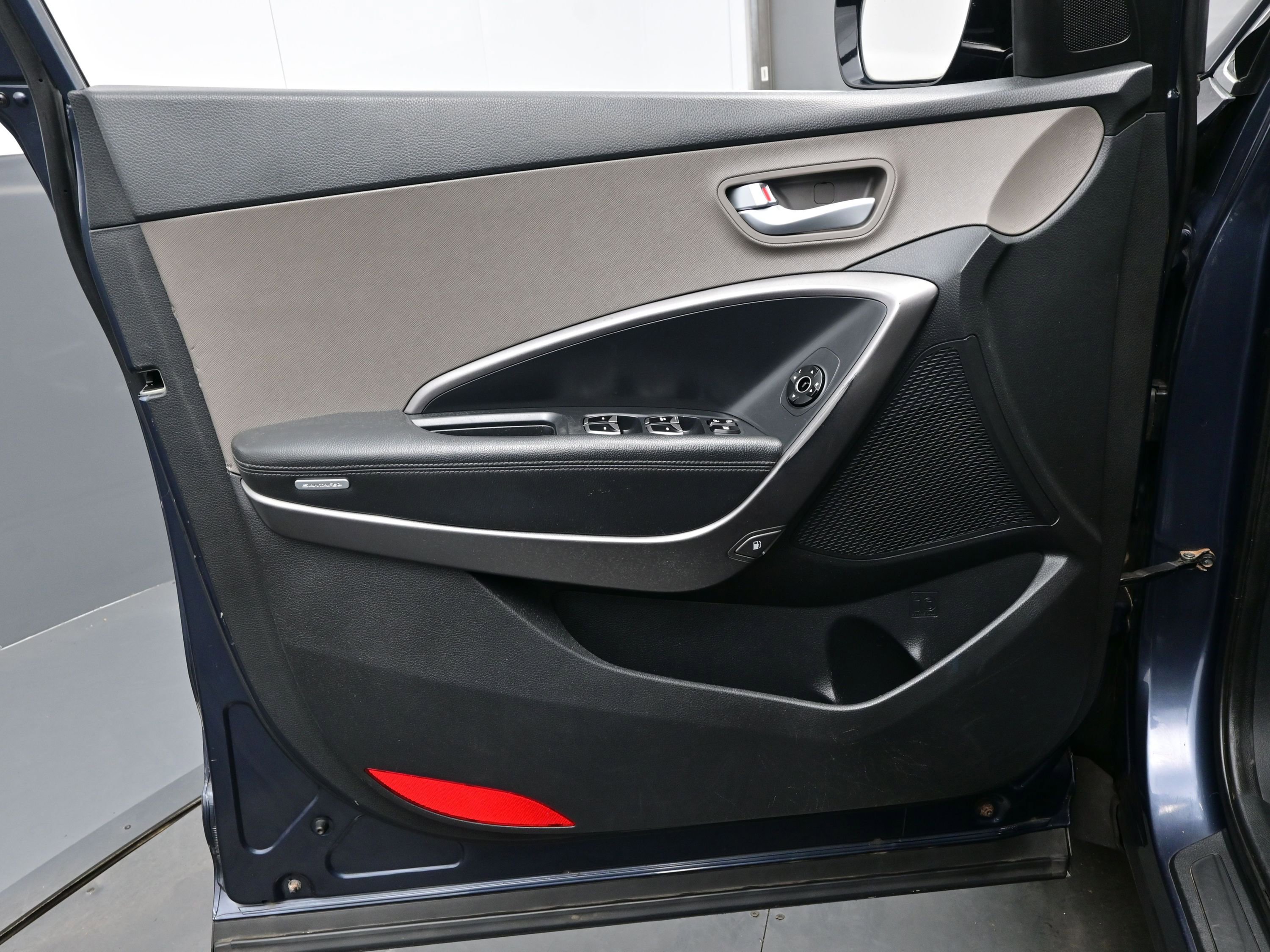 Used 2013 Hyundai Santa Fe Sport w/ Popular Equipment Pkg image 9