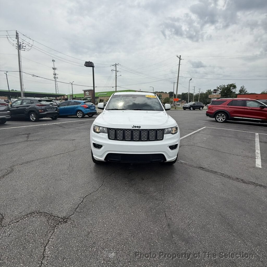 Used 2020 Jeep Grand Cherokee Altitude AWD/4WD image 4