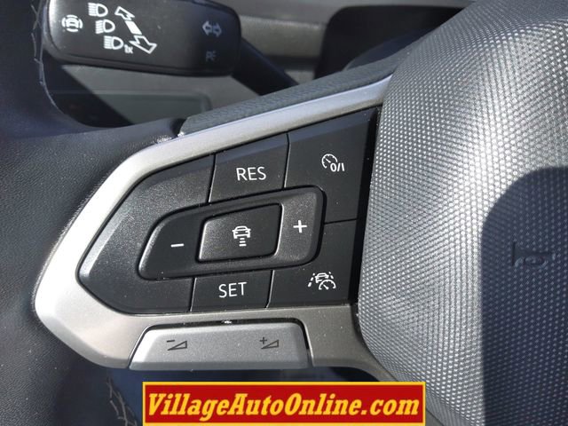 Used 2022 Volkswagen Tiguan SE AWD/4WD image 25