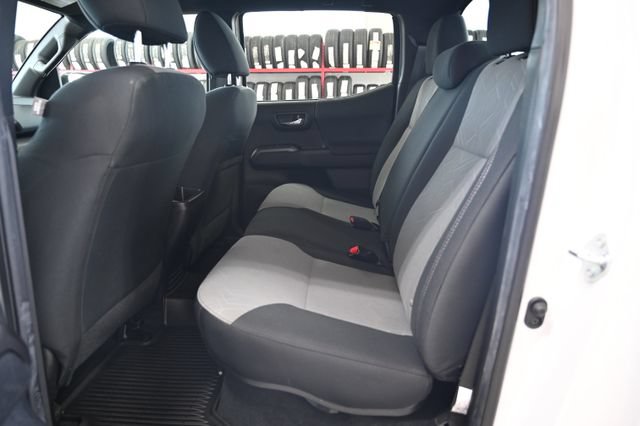 Used 2023 Toyota Tacoma TRD Off-Road AWD/4WD image 13
