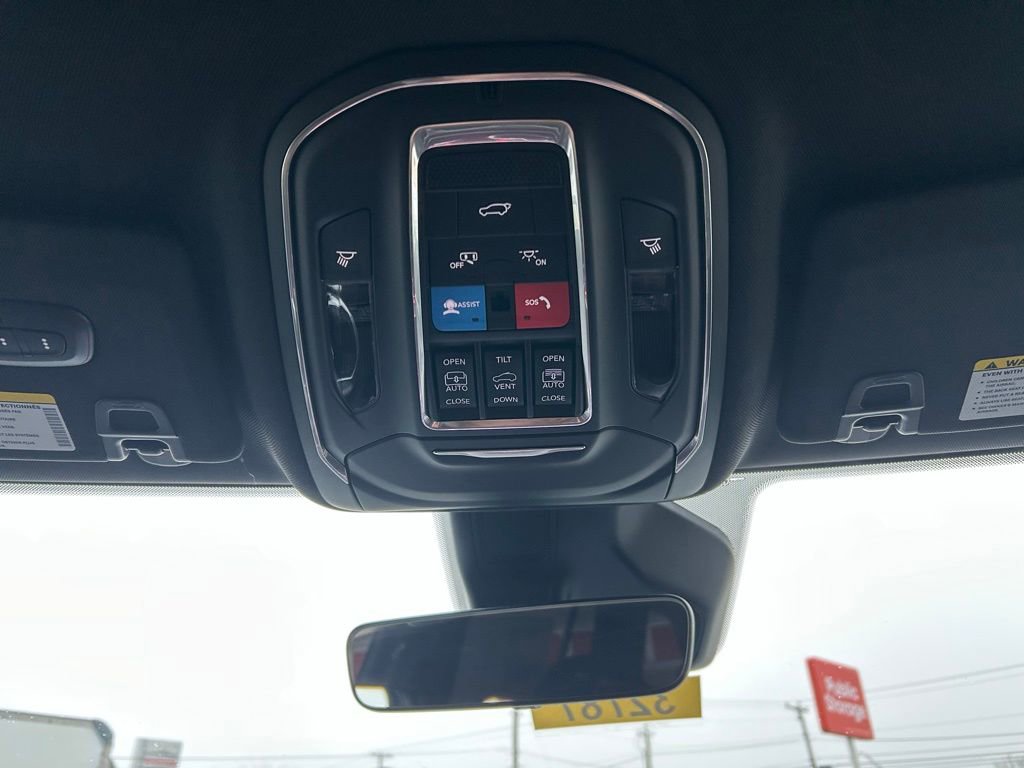 New 2025 Jeep Grand Cherokee Limited image 17