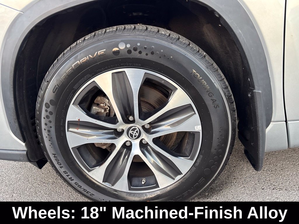 Used 2022 Toyota Highlander XLE AWD/4WD image 10