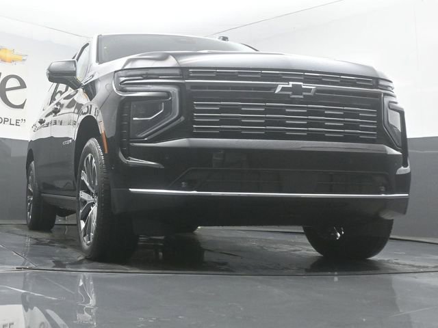 New 2026 Chevrolet Suburban High Country image 3