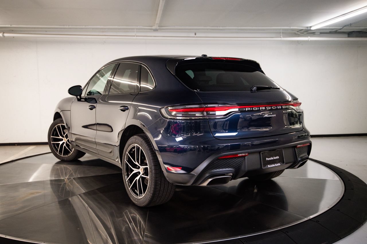 Certified 2023 Porsche Macan AWD/4WD image 3