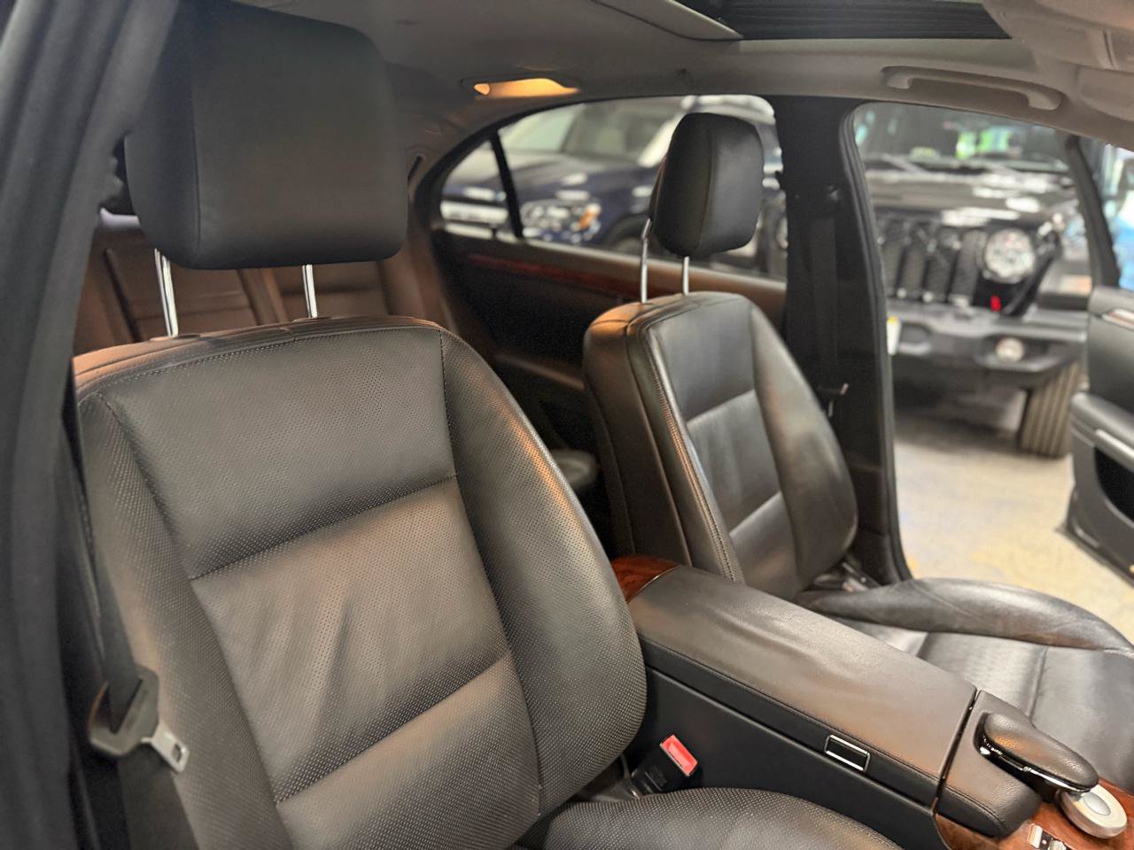 Used 2010 Mercedes-Benz S 550 4MATIC image 30