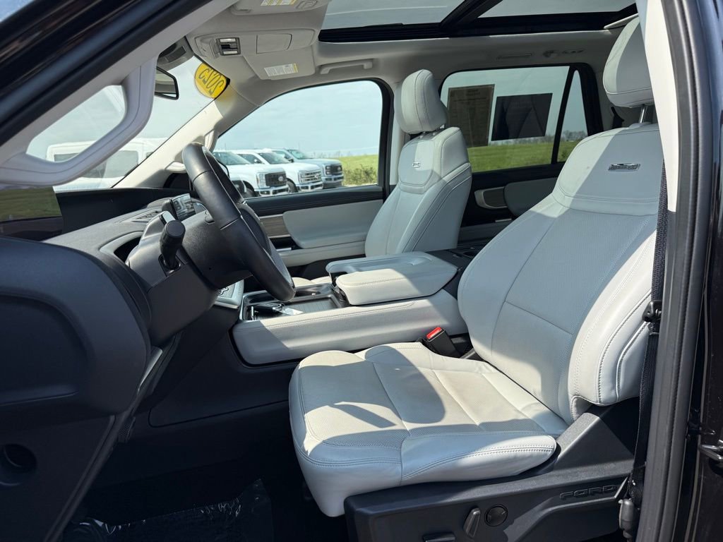 Used 2025 Ford Expedition Max Platinum image 5